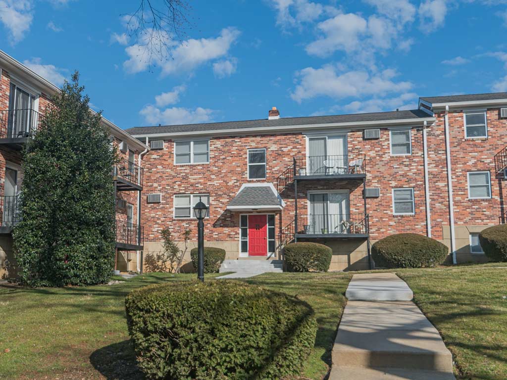 Paoli Place Apartments building exterior